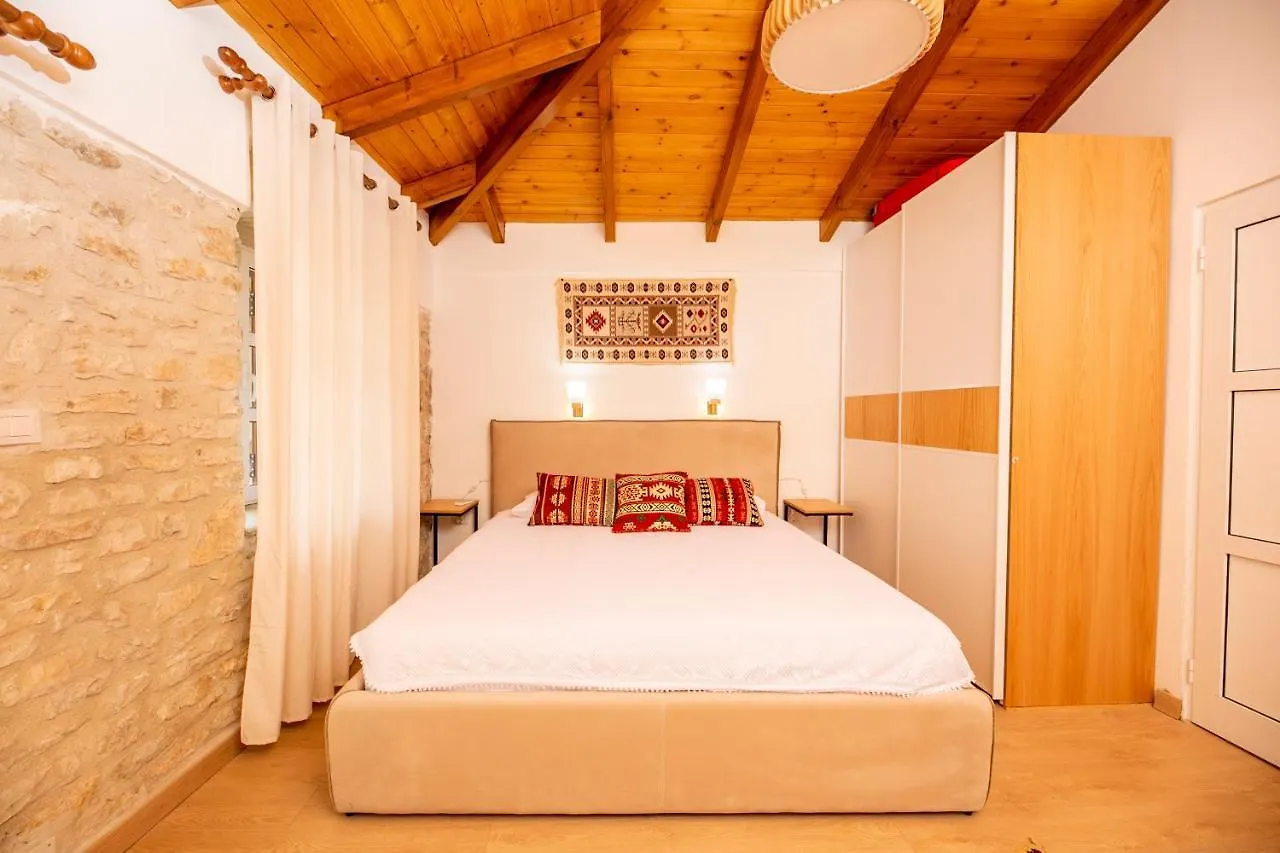 Vila Leon - Old Qeparo - 6 People Villa