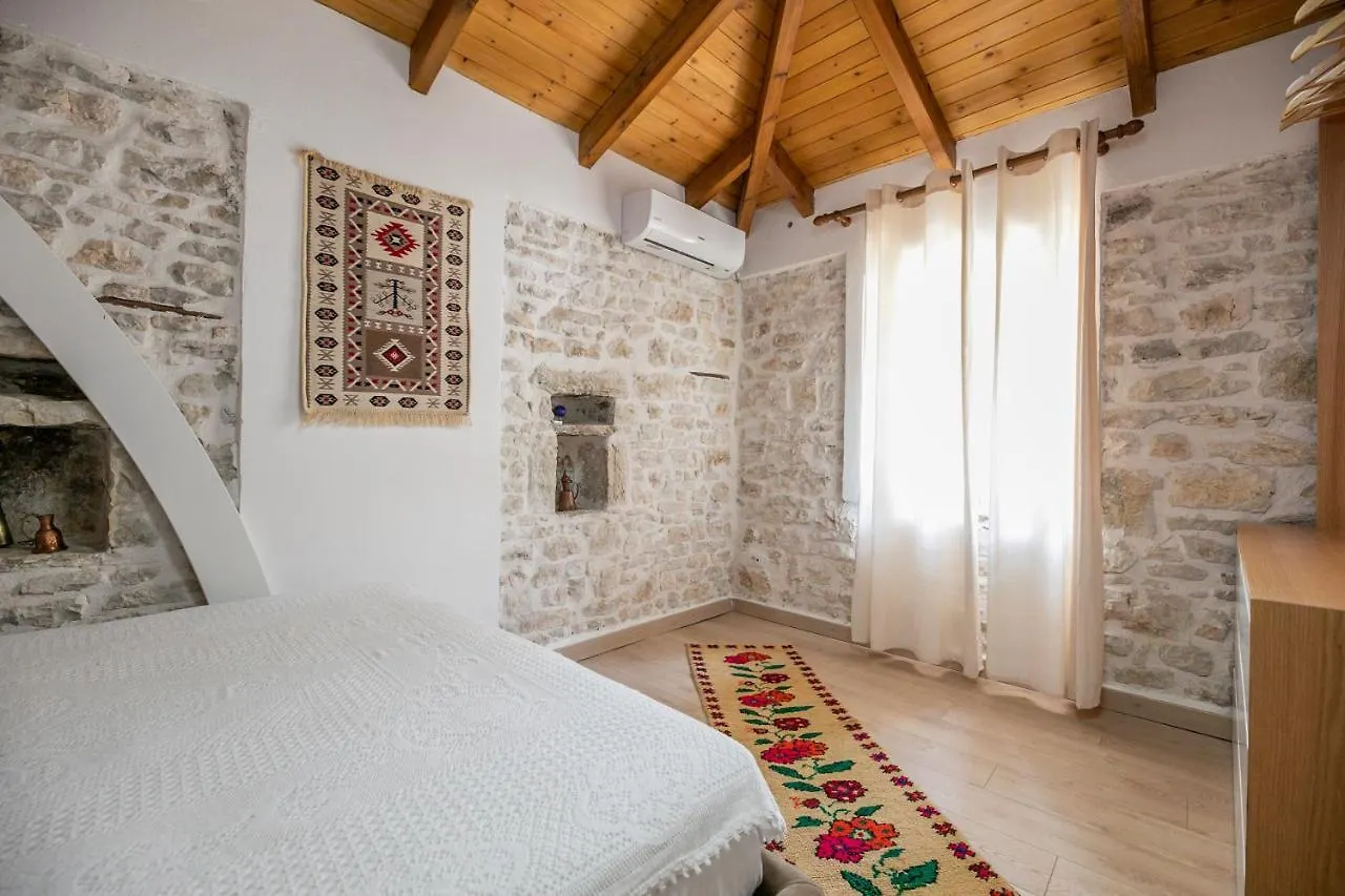 Vila Leon - Old Qeparo - 6 People Villa